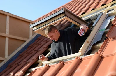 Pose de fenêtres de toit Velux à Malguénac